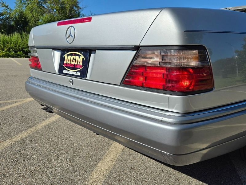 Mercedes-Benz-E-Class-Cabriolet-1994-Silver-Black-150184-10