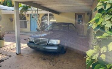 Mercedes-Benz-E-Class-Cabriolet-1995-Black-Tan-217261-4