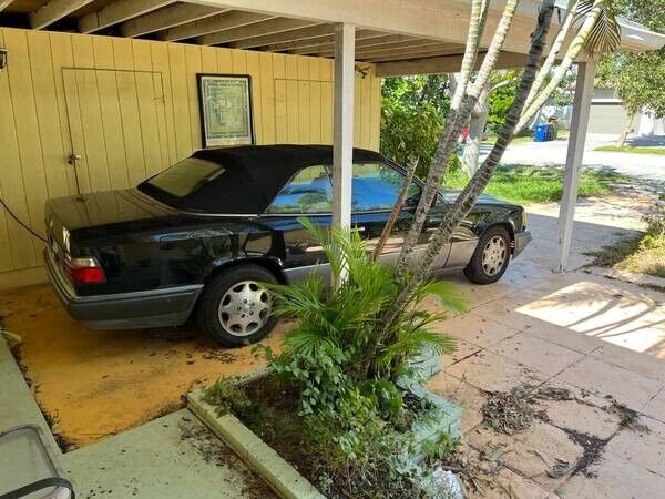 Mercedes-Benz-E-Class-Cabriolet-1995-Black-Tan-217261-5