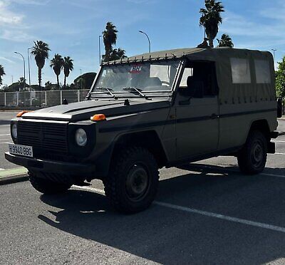 Mercedes-Benz-G-Class-SUV-1980-Green-Green-60384-2