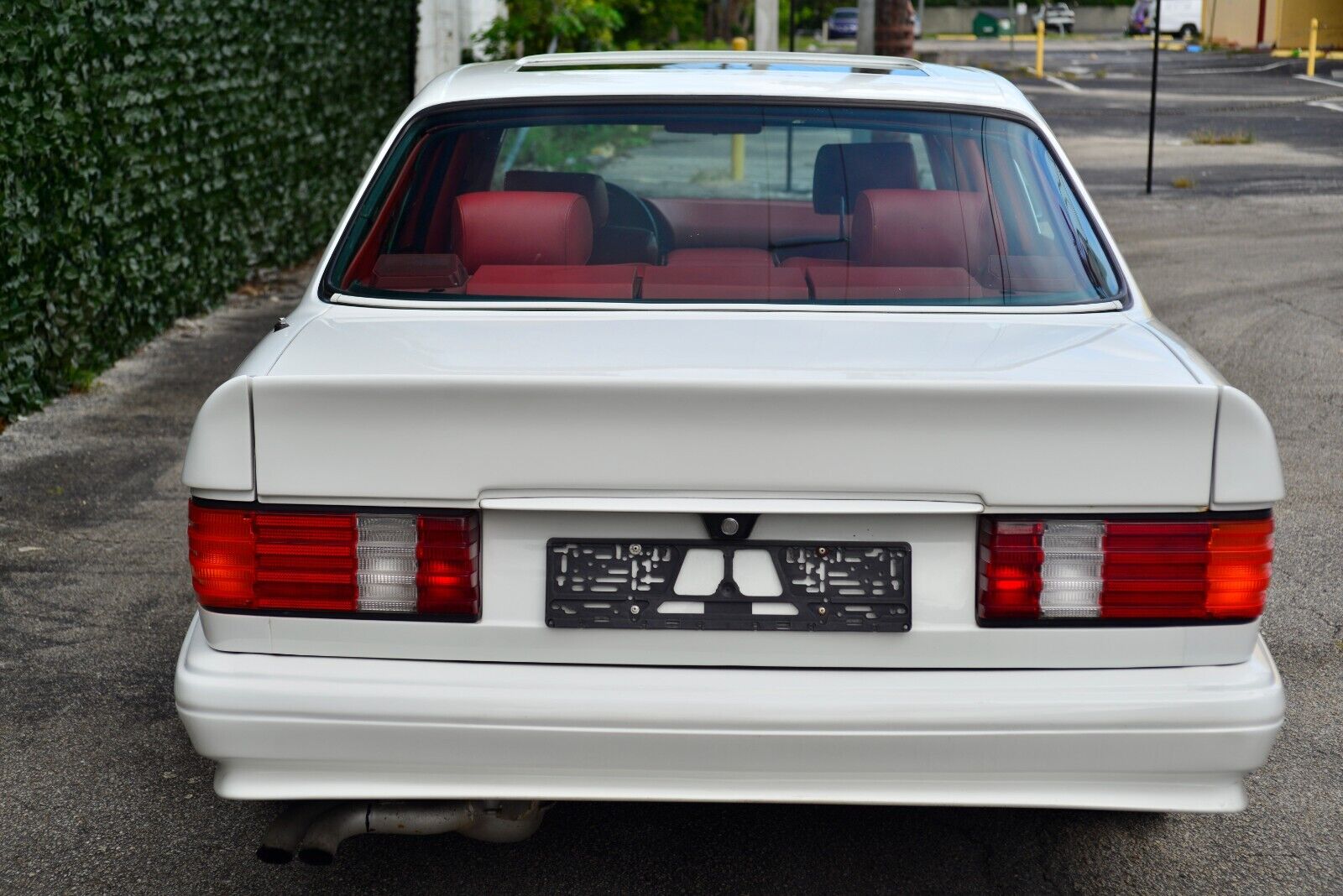 Mercedes-Benz-S-Class-Limousine-1986-White-Red-114666-13