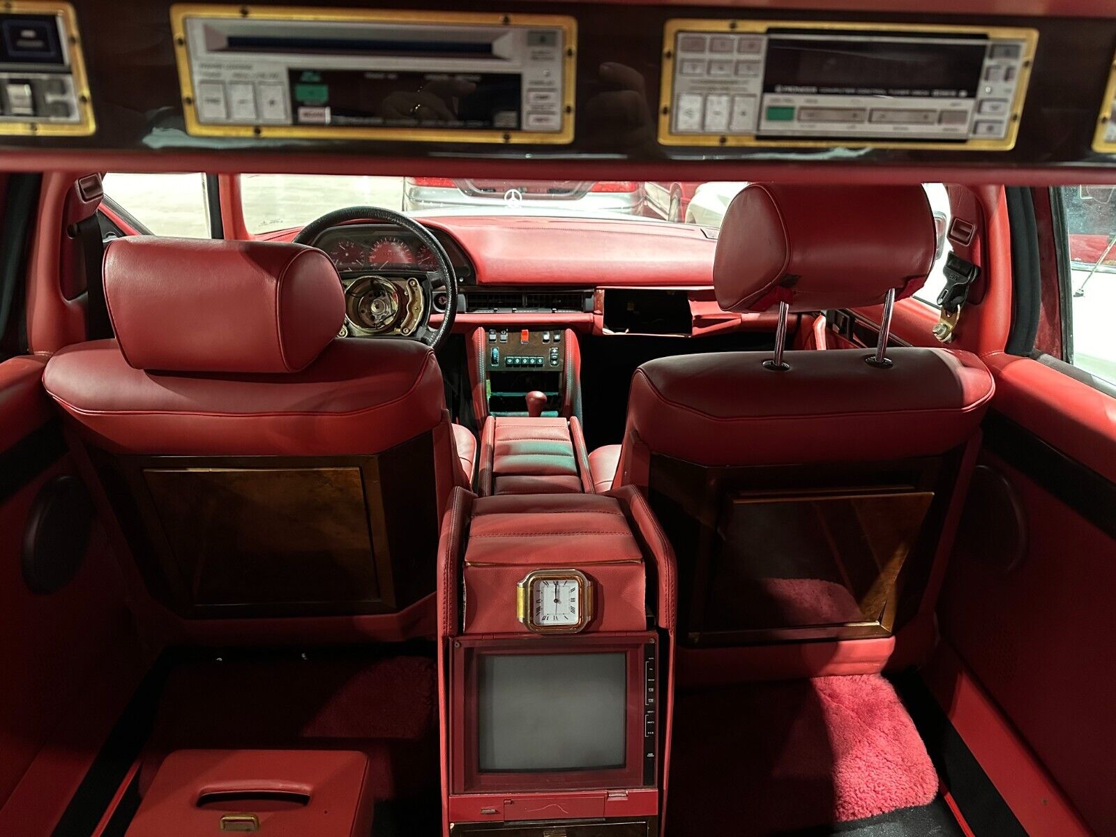 Mercedes-Benz-S-Class-Limousine-1986-White-Red-114666-28