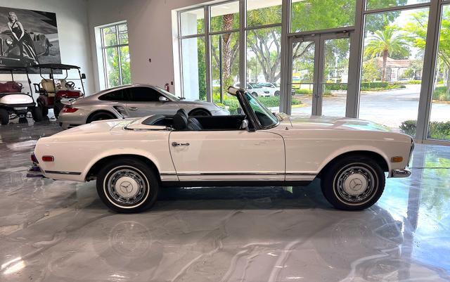 Mercedes-Benz-SL-Class-1968-White-Blue-32187-5