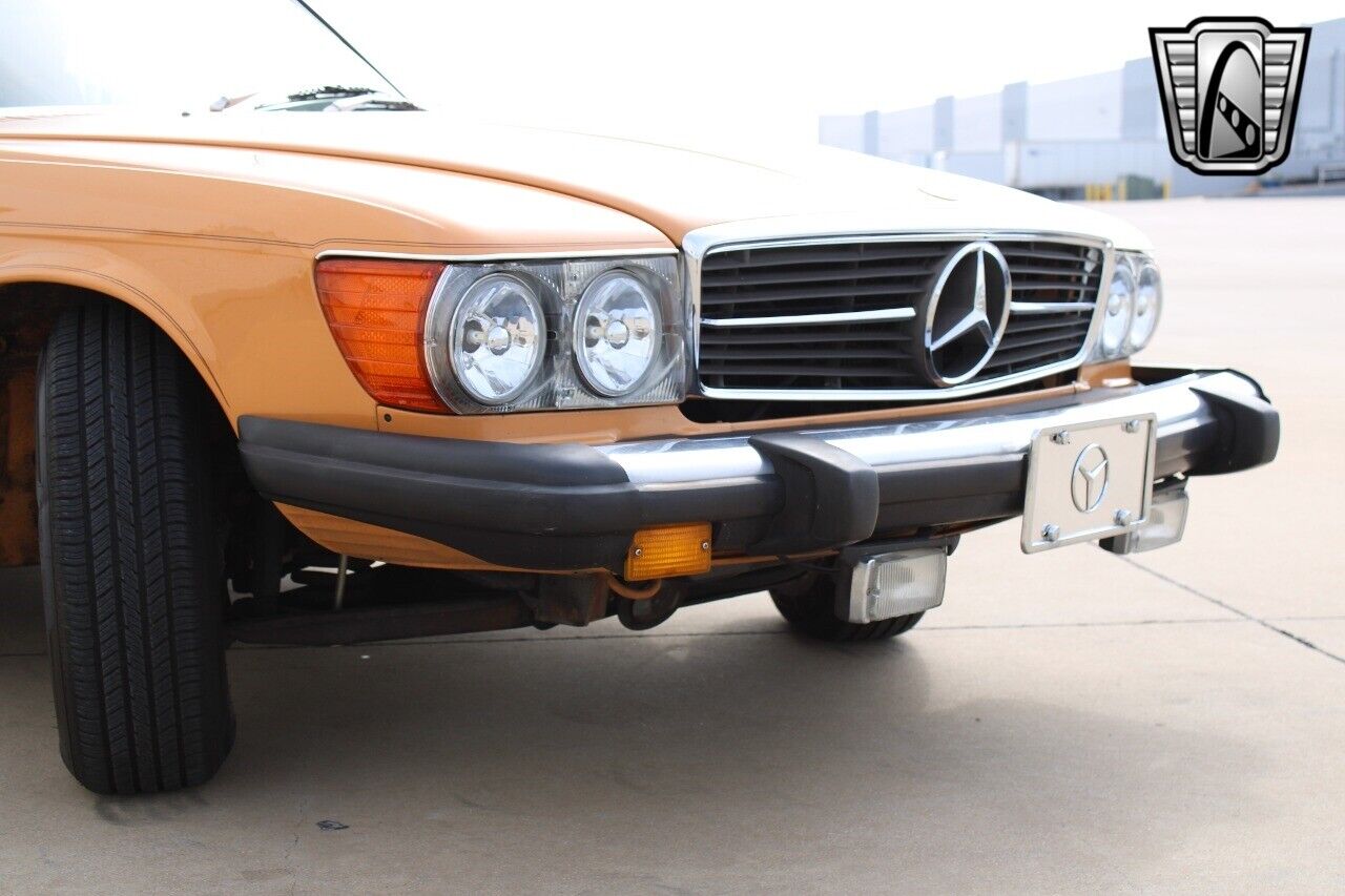 Mercedes-Benz-SL-Class-1975-Yellow-Tan-250737-10