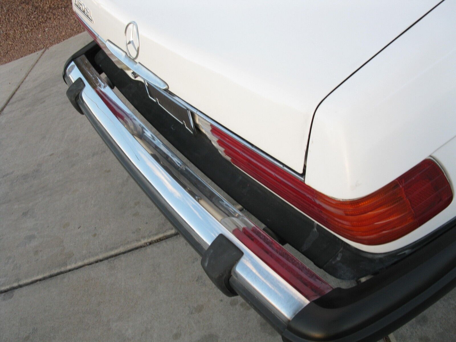 Mercedes-Benz-SL-Class-1976-CLASSIC-WHITE-RARE-PARCHMENT-ORIGINAL-94122-22