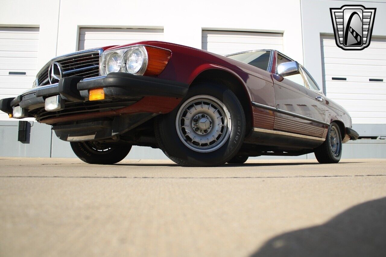 Mercedes-Benz-SL-Class-1977-Maroon-Tan-120656-3