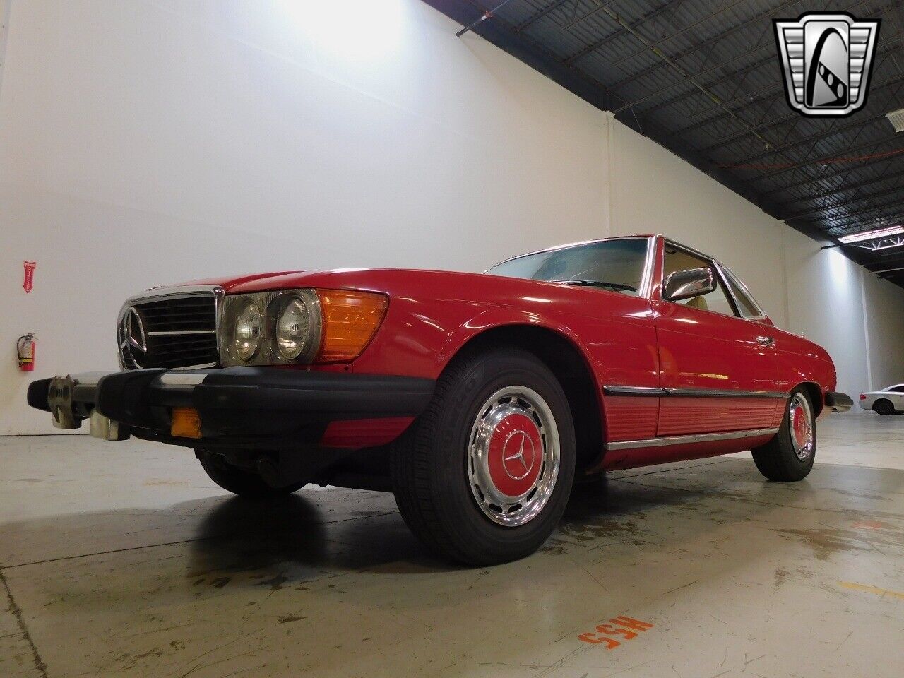 Mercedes-Benz-SL-Class-1977-Red-Tan-143938-7