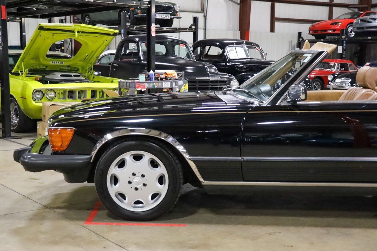 Mercedes-Benz-SL-Class-1983-Black-Tan-140961-2