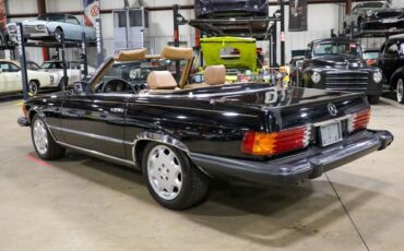 Mercedes-Benz-SL-Class-1983-Black-Tan-140961-5