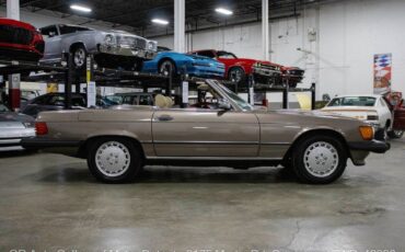 Mercedes-Benz-SL-Class-1987-Desert-Taupe-Metallic-Tan-136963-9