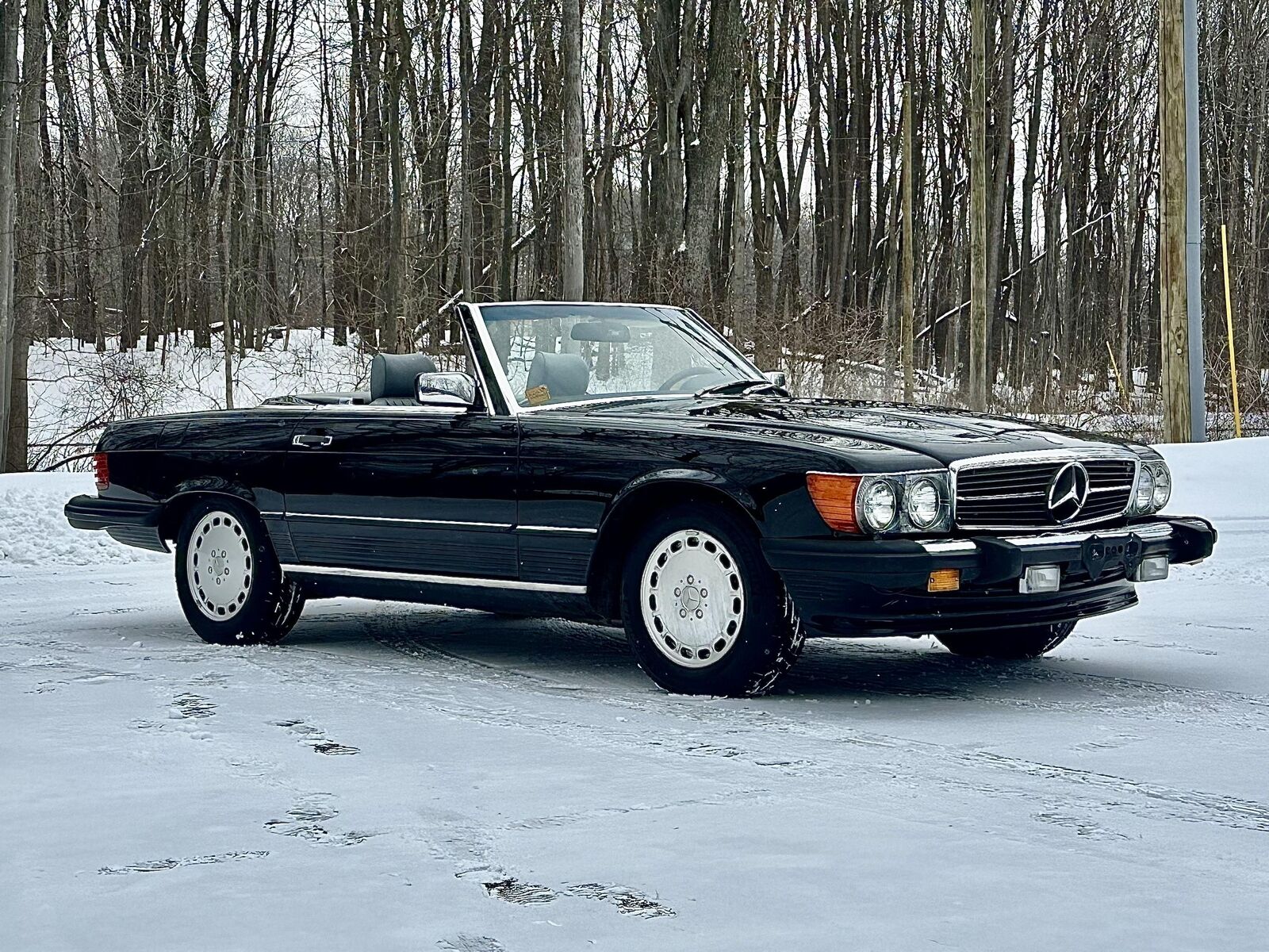 Mercedes-Benz-SL-Class-1989-Black-Gray-132459-1