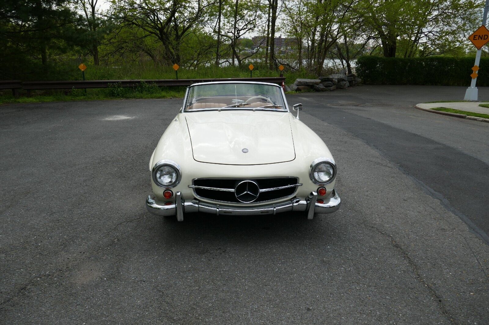 Mercedes-Benz-SL-Class-Cabriolet-1961-White-Brown-99999-1