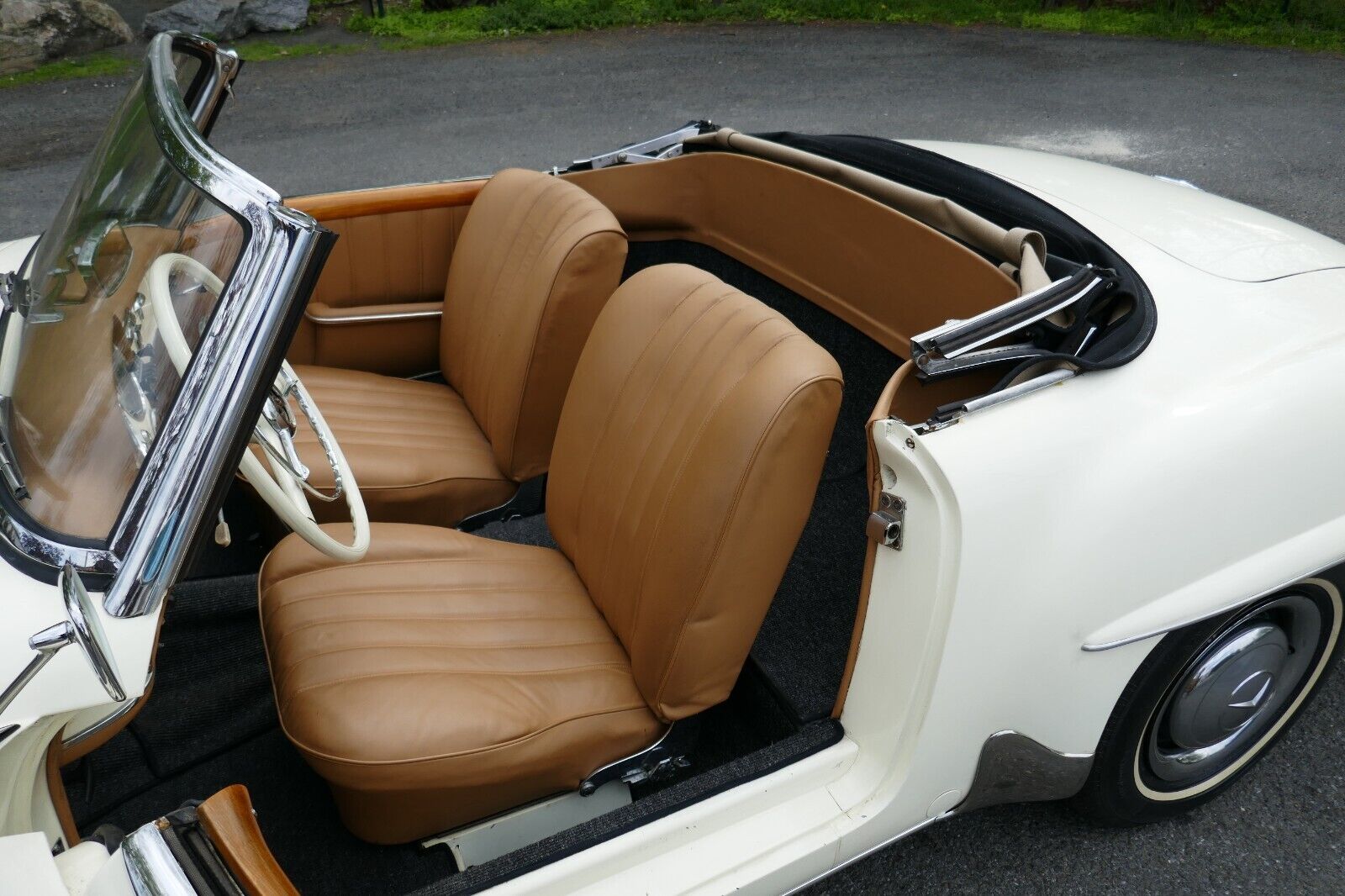 Mercedes-Benz-SL-Class-Cabriolet-1961-White-Brown-99999-16