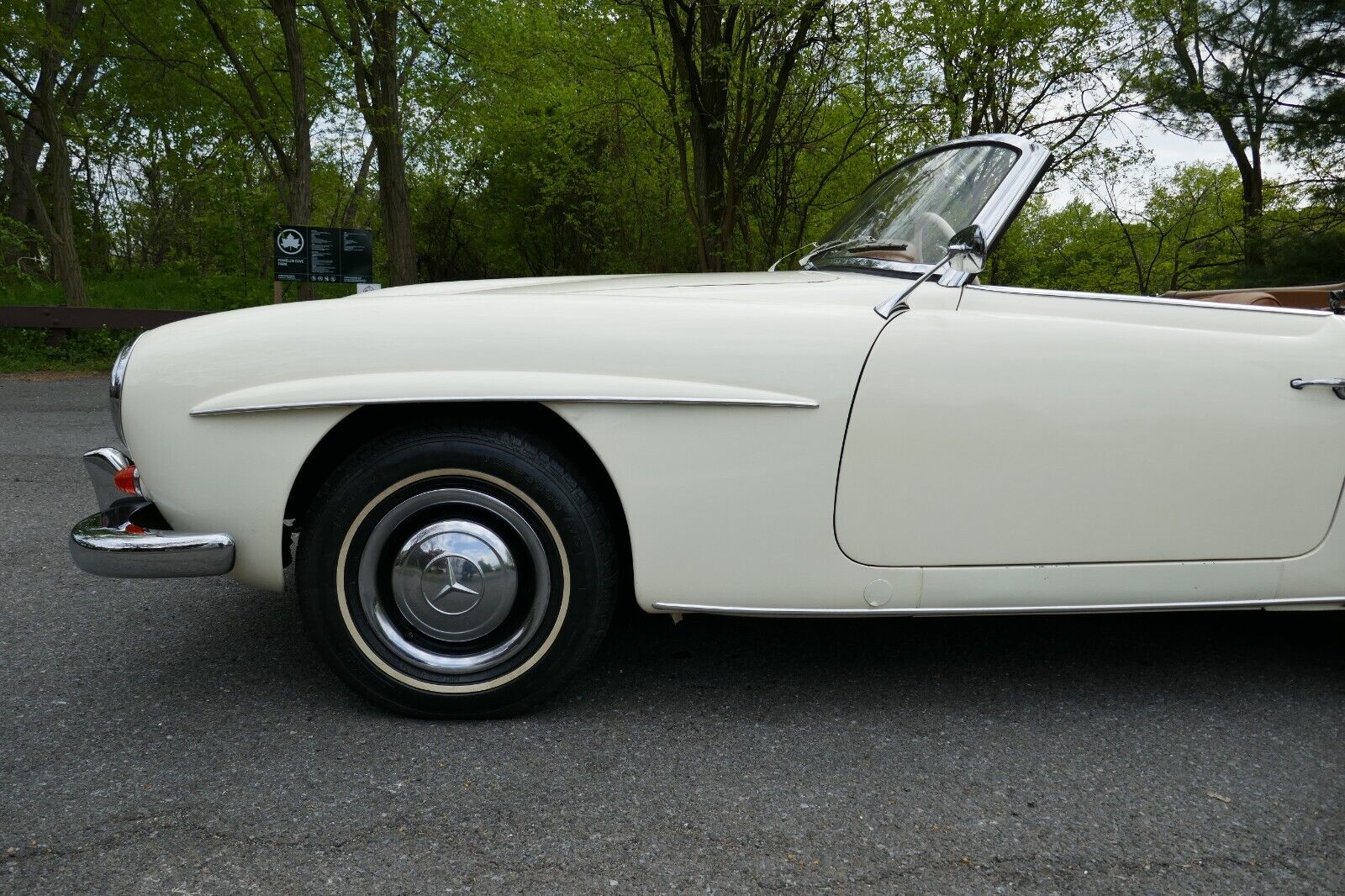 Mercedes-Benz-SL-Class-Cabriolet-1961-White-Brown-99999-8