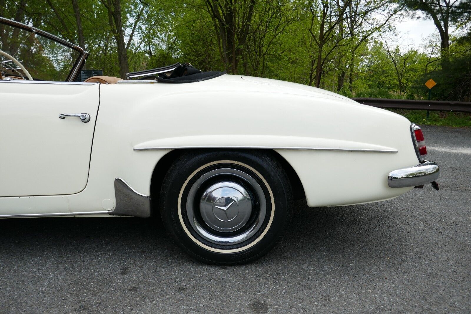 Mercedes-Benz-SL-Class-Cabriolet-1961-White-Brown-99999-9