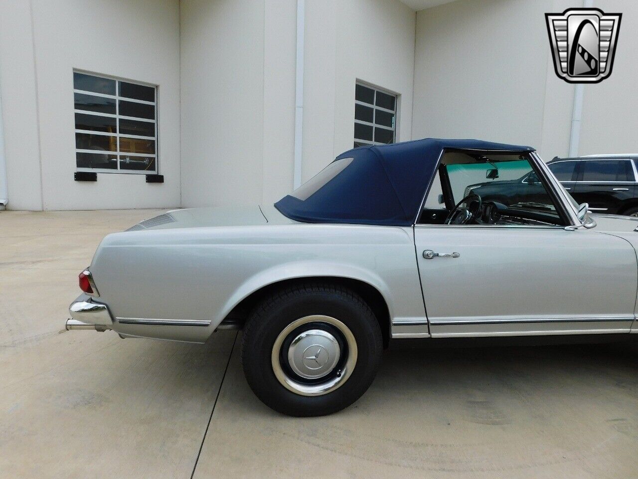 Mercedes-Benz-SL-Class-Cabriolet-1965-Silver-Blue-5918-11