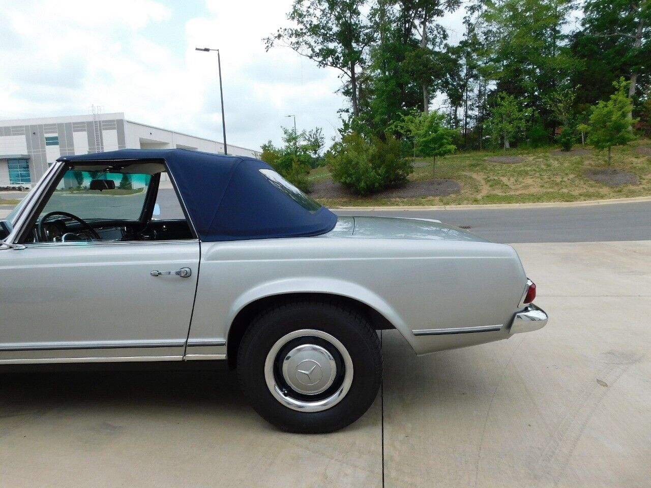 Mercedes-Benz-SL-Class-Cabriolet-1965-Silver-Blue-5918-7