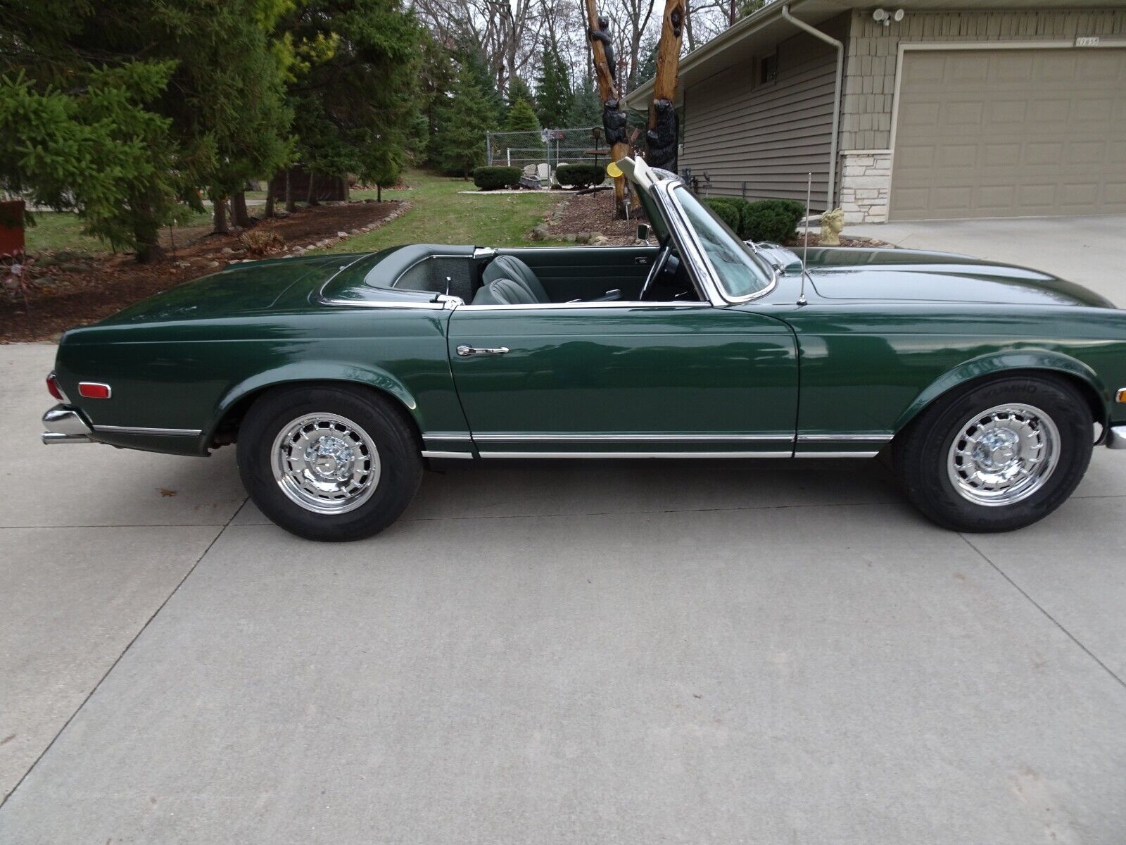 Mercedes-Benz-SL-Class-Cabriolet-1968-Green-Green-107554-11