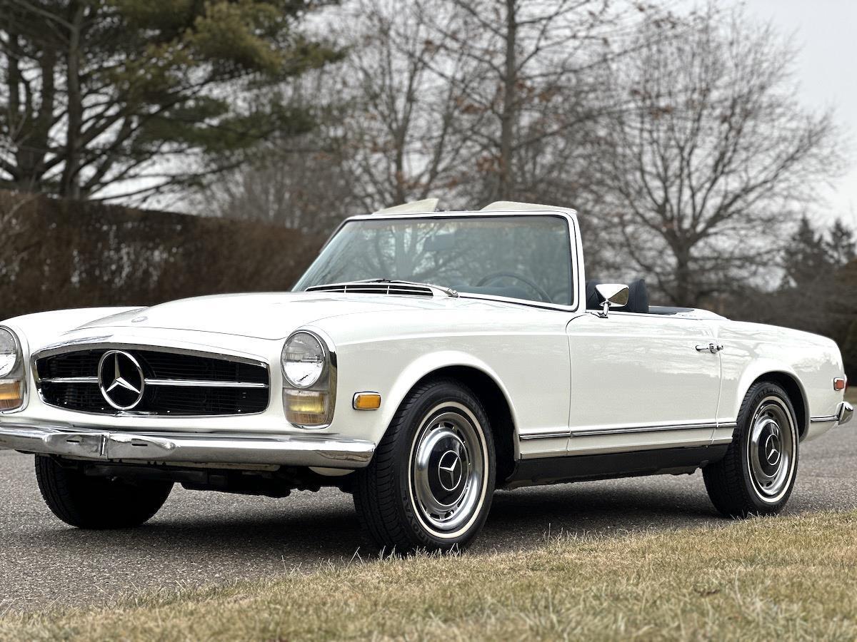 Mercedes-Benz-SL-Class-Cabriolet-1969-White-Blue-33574-21