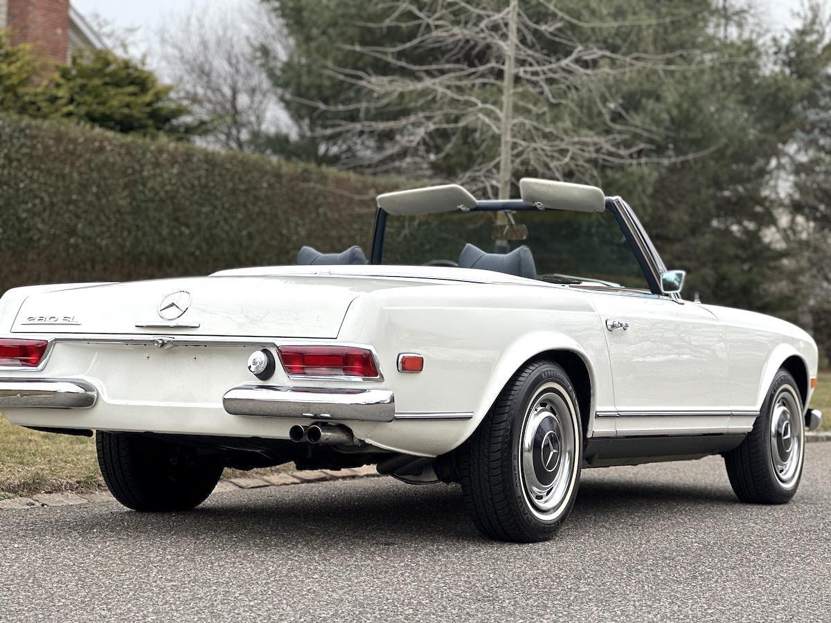 Mercedes-Benz-SL-Class-Cabriolet-1969-White-Blue-33574-23