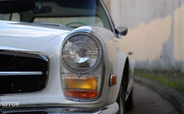 Mercedes-Benz-SL-Class-Cabriolet-1969-White-Green-135693-38