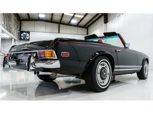 Mercedes-Benz-SL-Class-Cabriolet-1970-Black-Red-61123-13