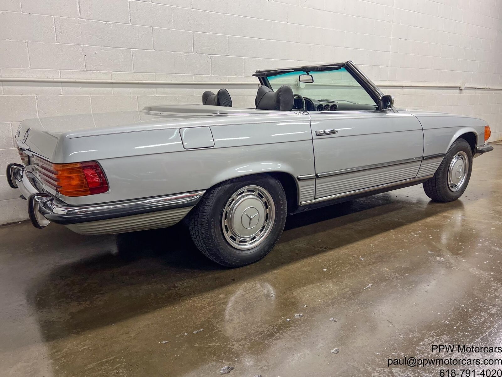 Mercedes-Benz-SL-Class-Cabriolet-1972-Gray-Black-154616-20