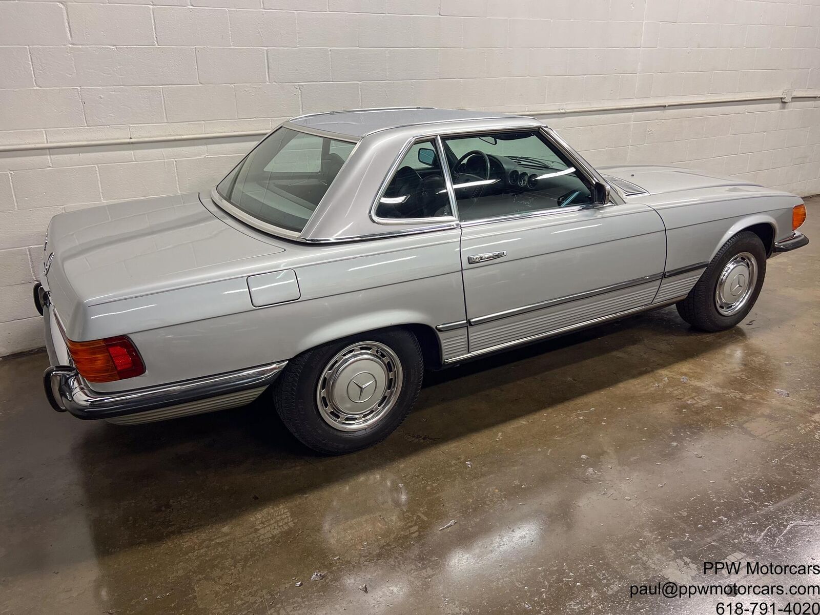 Mercedes-Benz-SL-Class-Cabriolet-1972-Gray-Black-154616-35