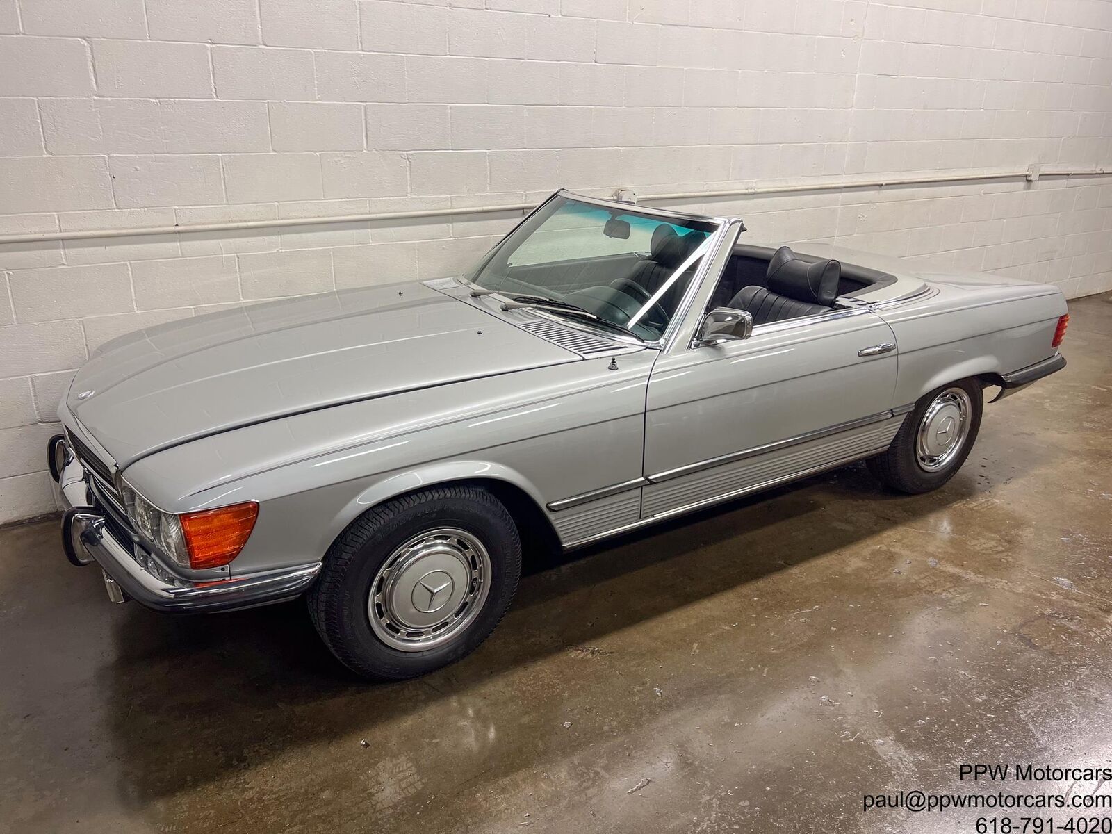 Mercedes-Benz-SL-Class-Cabriolet-1972-Gray-Black-154616-4