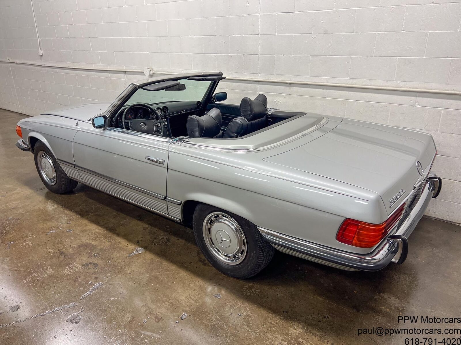 Mercedes-Benz-SL-Class-Cabriolet-1972-Gray-Black-154616-5