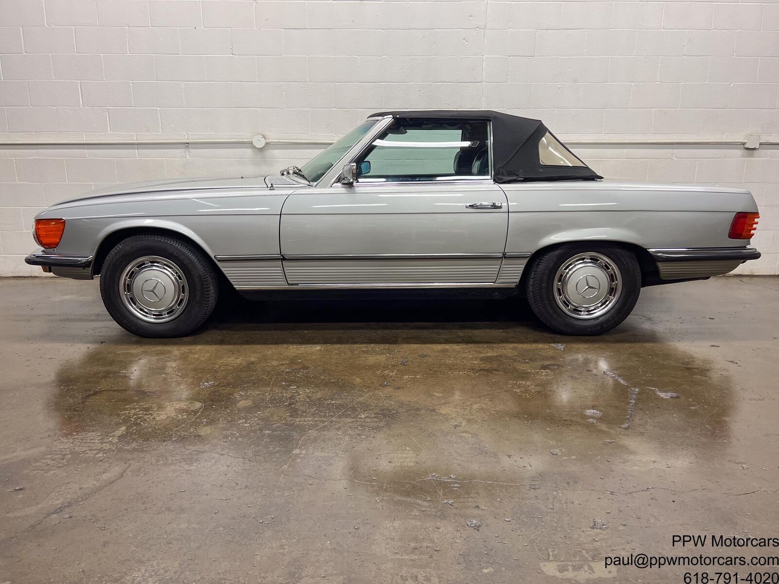 Mercedes-Benz-SL-Class-Cabriolet-1972-Gray-Black-154616-6