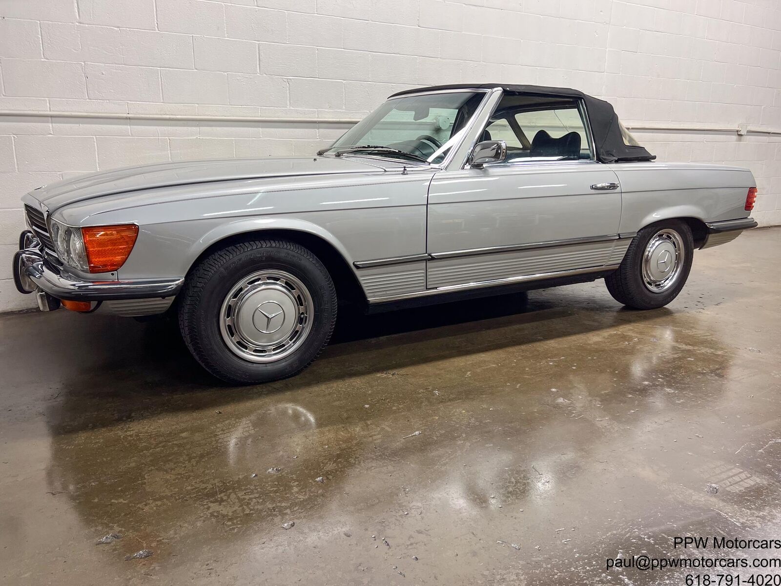 Mercedes-Benz-SL-Class-Cabriolet-1972-Gray-Black-154616-7