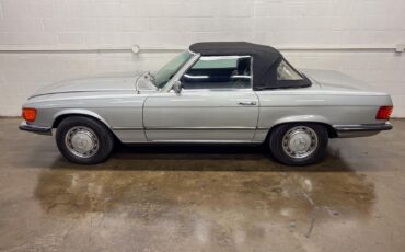 Mercedes-Benz-SL-Class-Cabriolet-1972-Gray-Black-154616-9