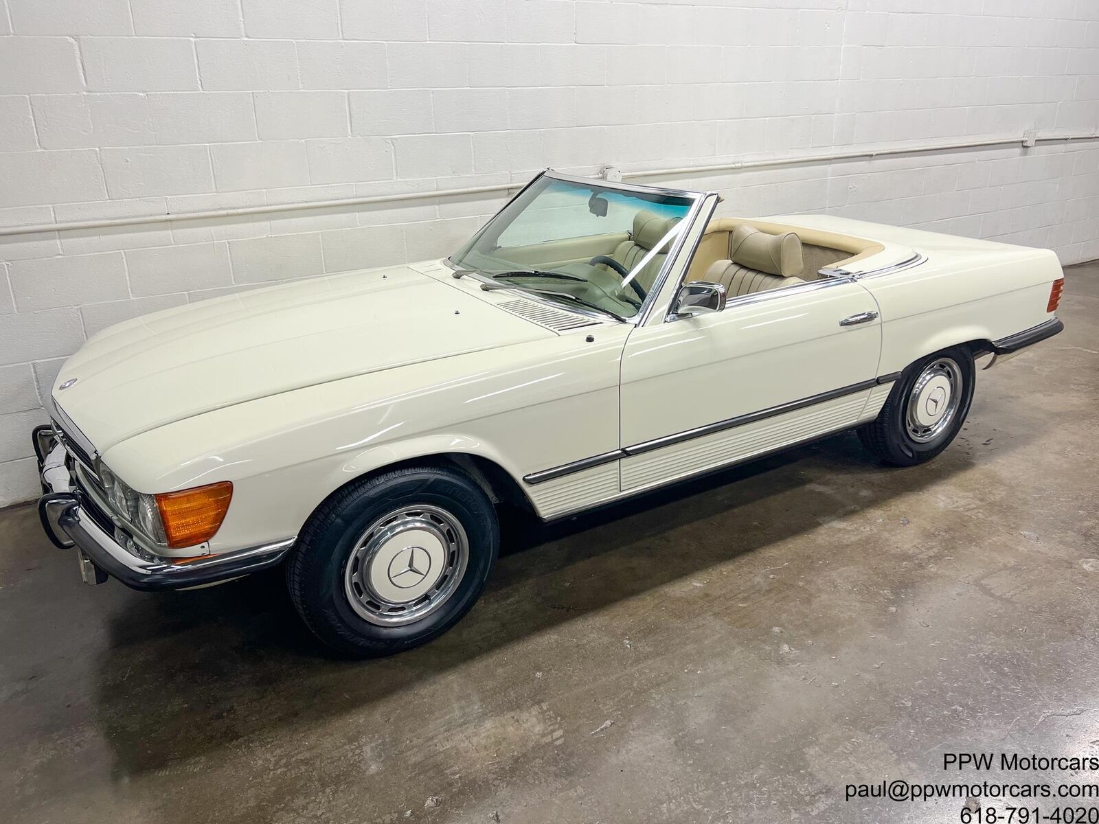 Mercedes-Benz-SL-Class-Cabriolet-1973-White-Parchment-107530-1