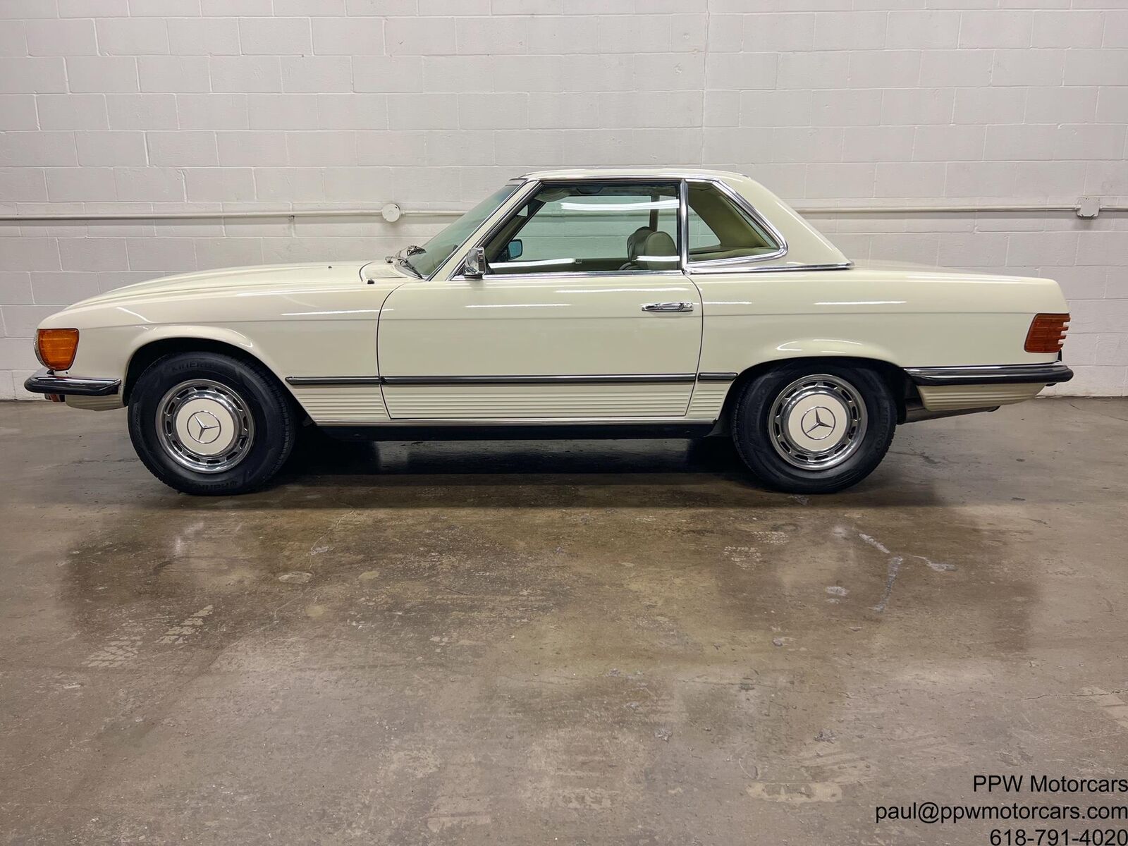 Mercedes-Benz-SL-Class-Cabriolet-1973-White-Parchment-107530-12