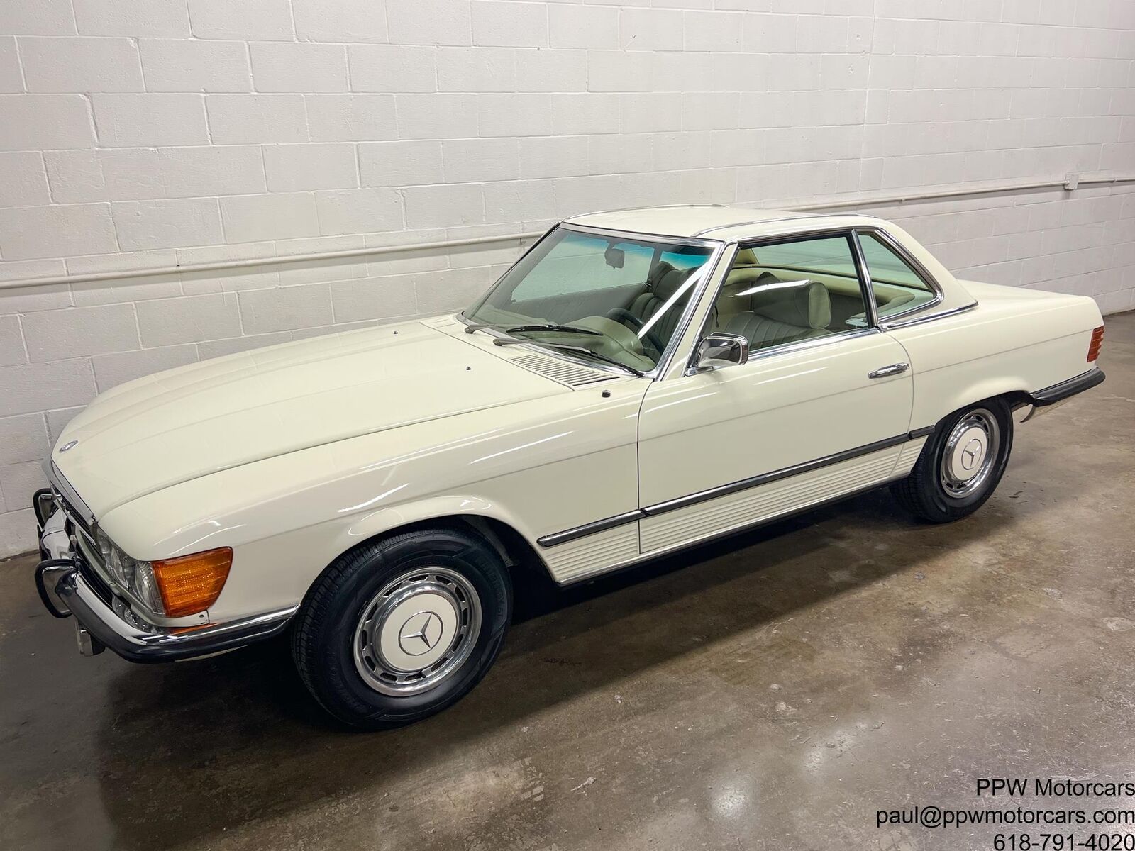 Mercedes-Benz-SL-Class-Cabriolet-1973-White-Parchment-107530-16