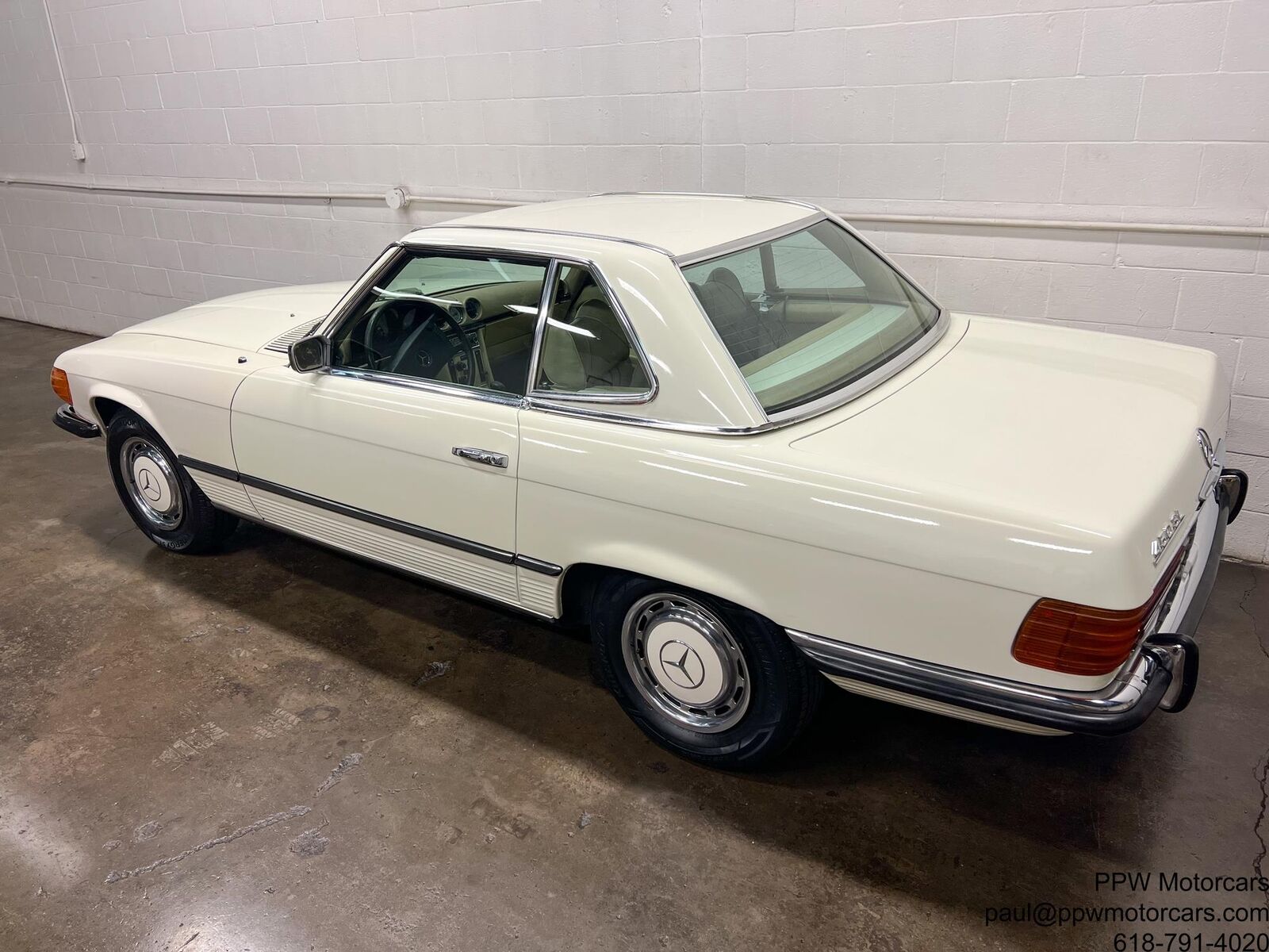 Mercedes-Benz-SL-Class-Cabriolet-1973-White-Parchment-107530-17