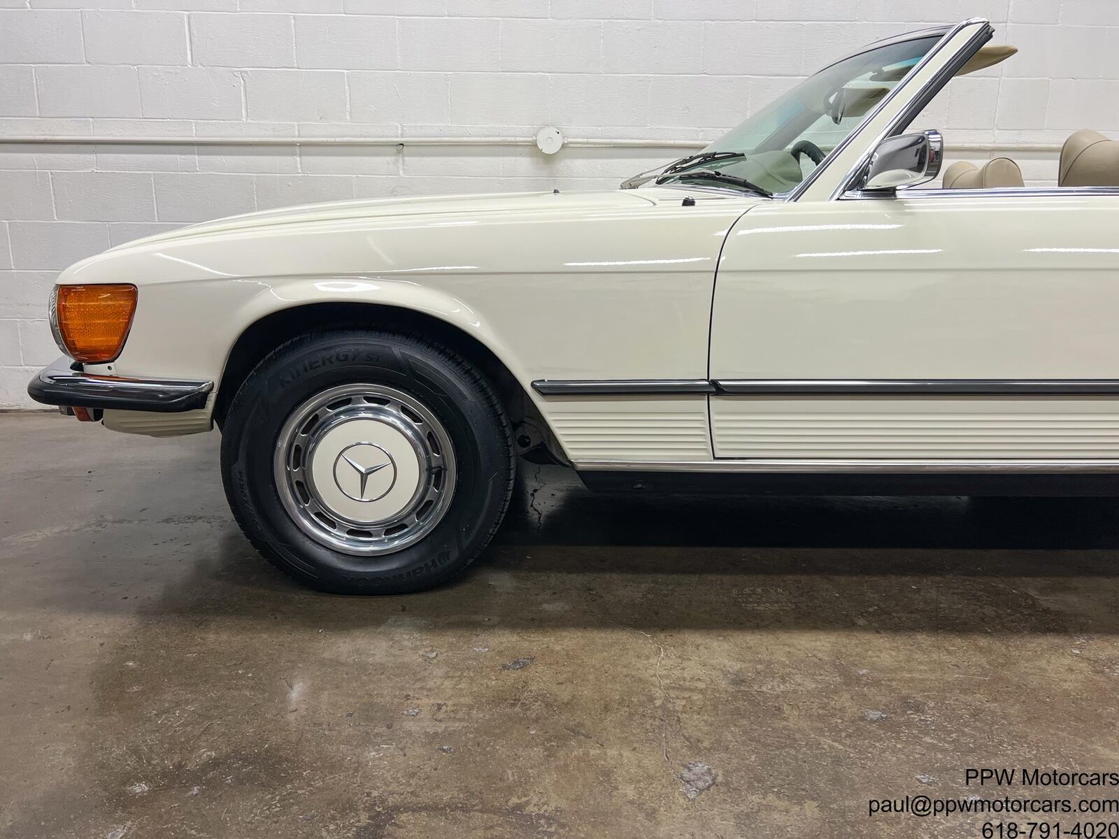 Mercedes-Benz-SL-Class-Cabriolet-1973-White-Parchment-107530-19