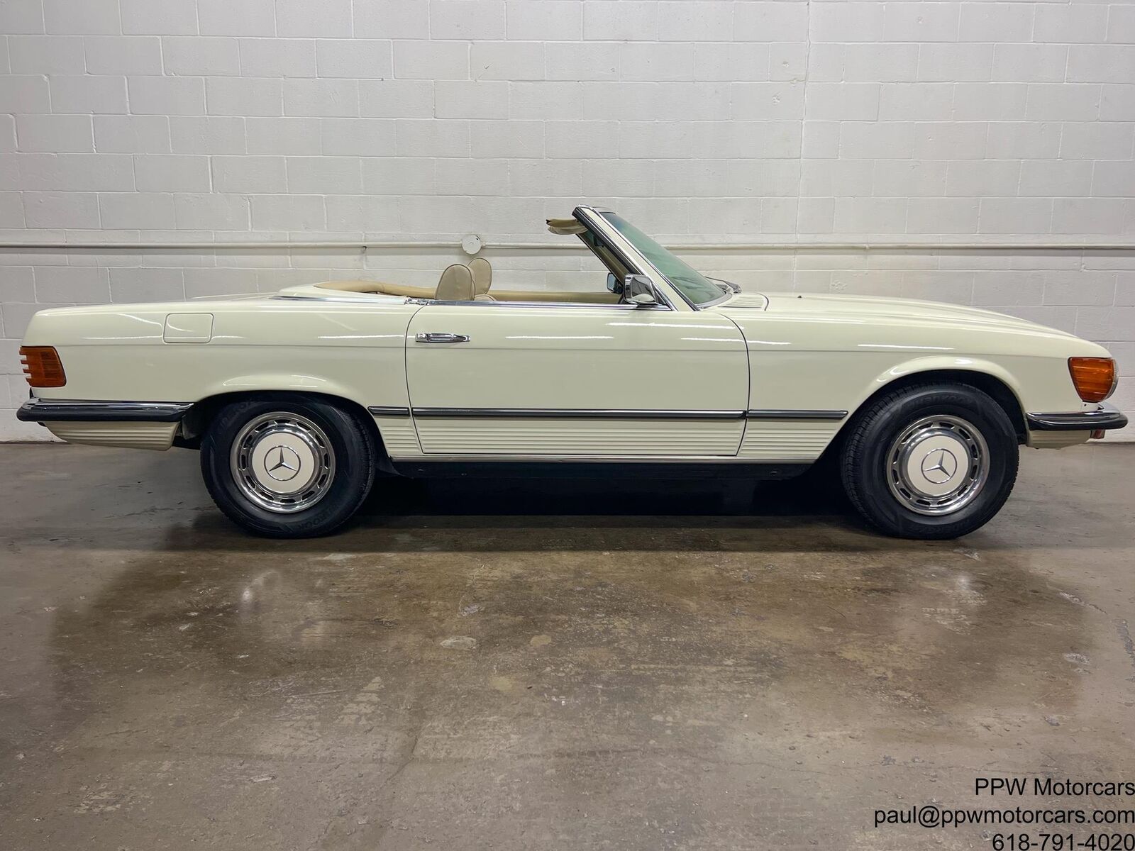 Mercedes-Benz-SL-Class-Cabriolet-1973-White-Parchment-107530-22