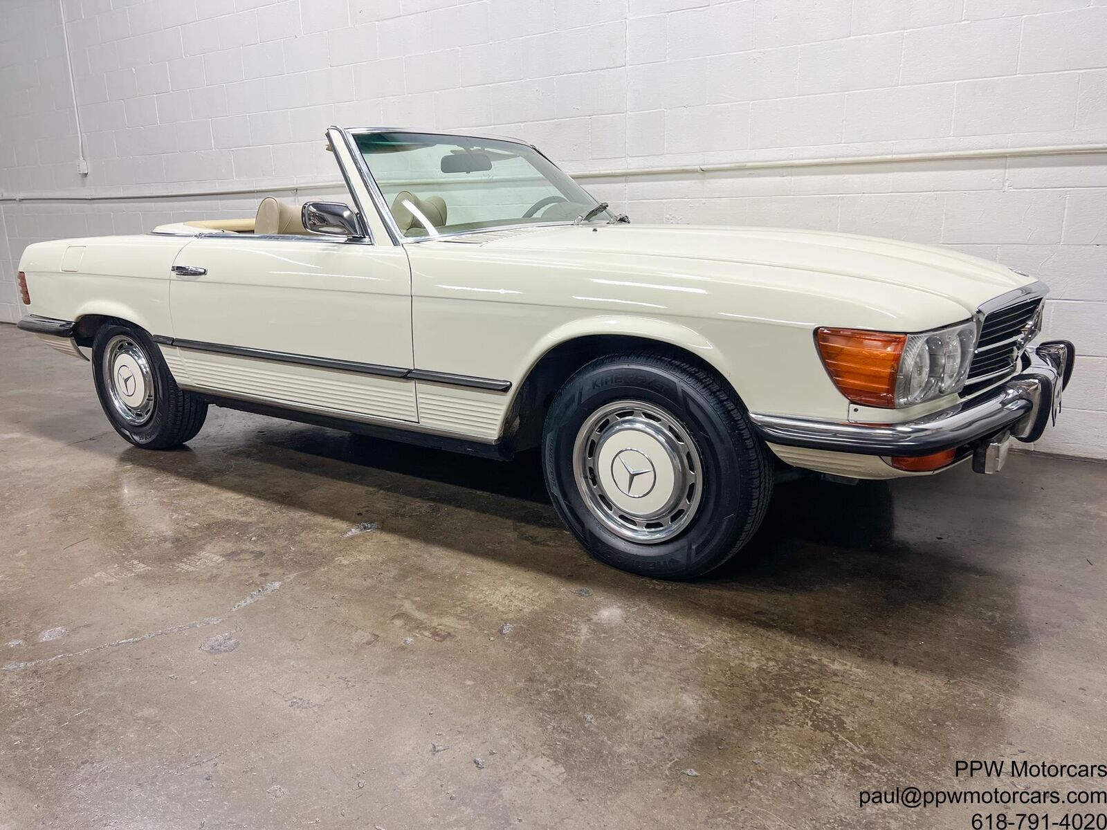 Mercedes-Benz-SL-Class-Cabriolet-1973-White-Parchment-107530-23