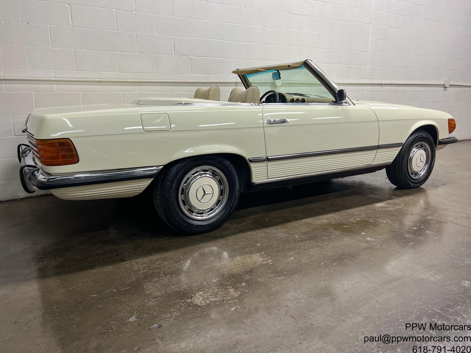 Mercedes-Benz-SL-Class-Cabriolet-1973-White-Parchment-107530-24