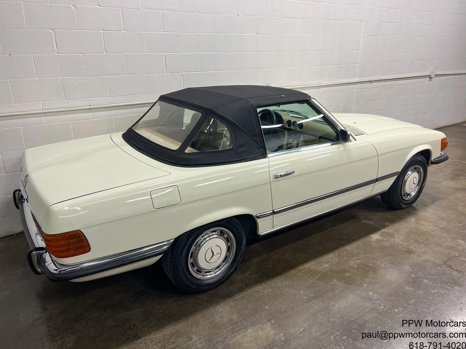 Mercedes-Benz-SL-Class-Cabriolet-1973-White-Parchment-107530-33