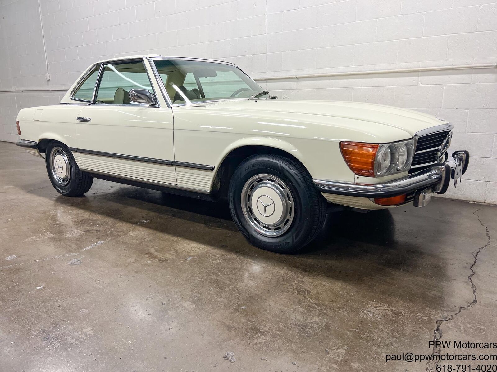 Mercedes-Benz-SL-Class-Cabriolet-1973-White-Parchment-107530-35