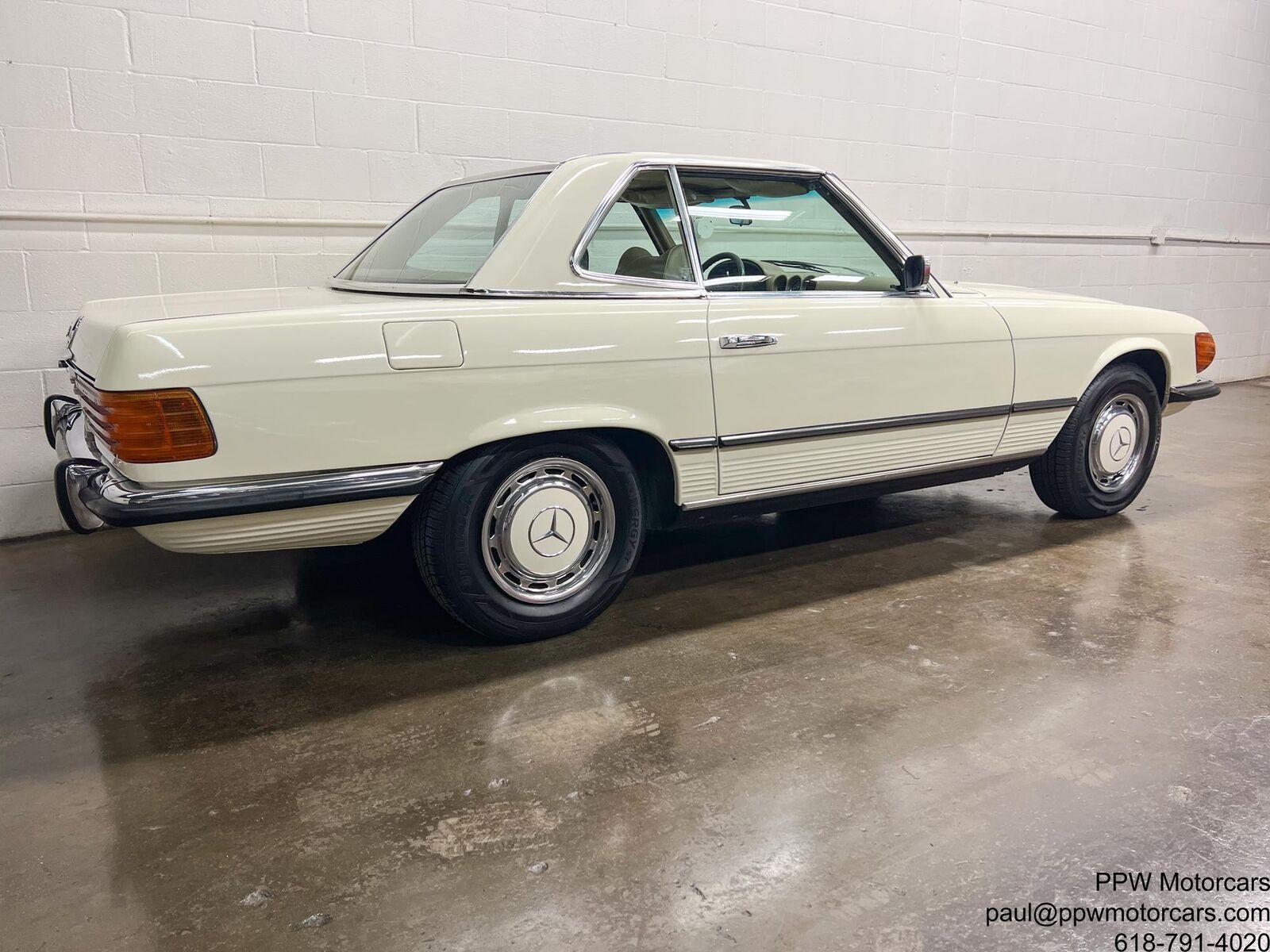 Mercedes-Benz-SL-Class-Cabriolet-1973-White-Parchment-107530-36