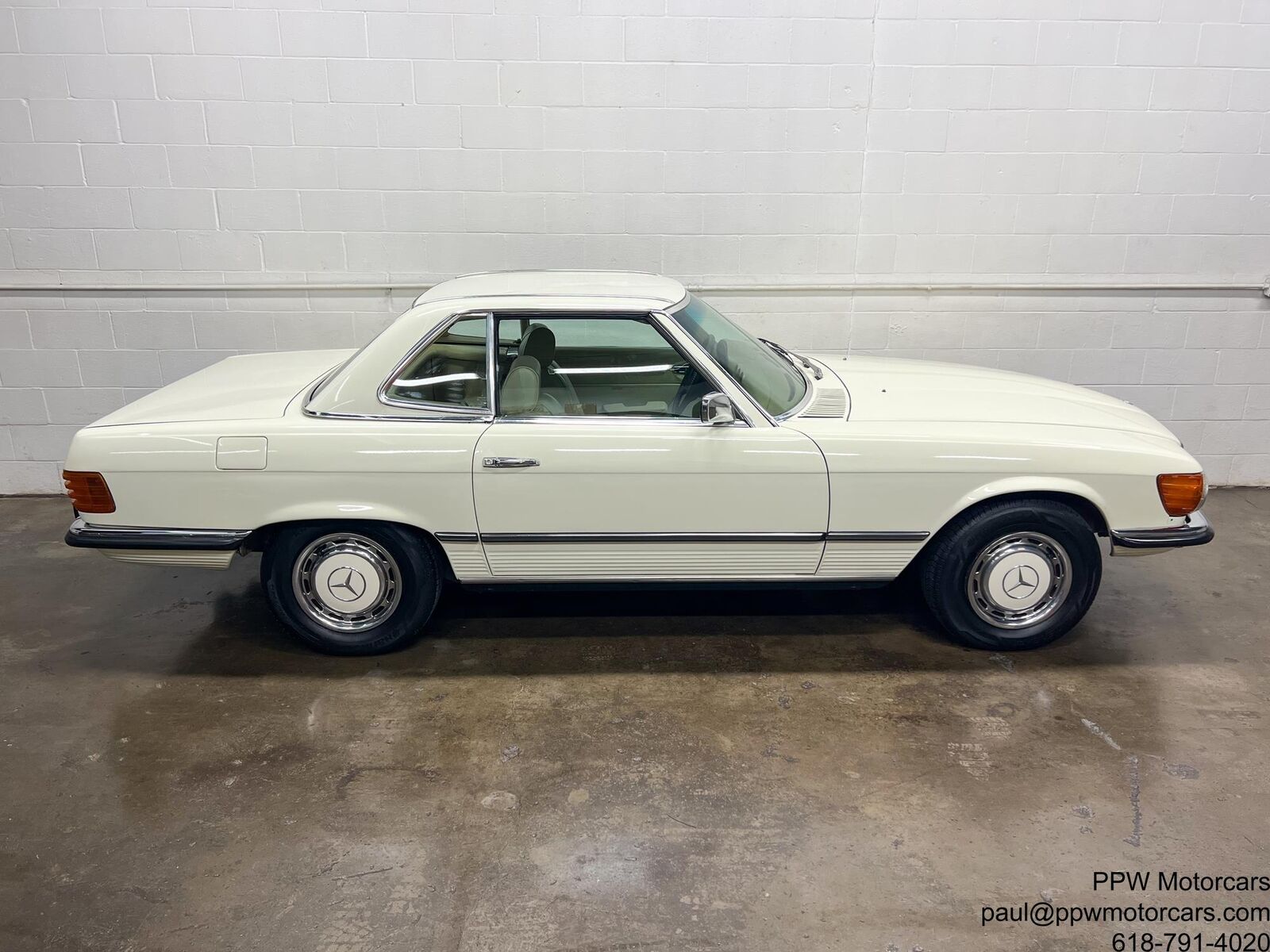 Mercedes-Benz-SL-Class-Cabriolet-1973-White-Parchment-107530-37