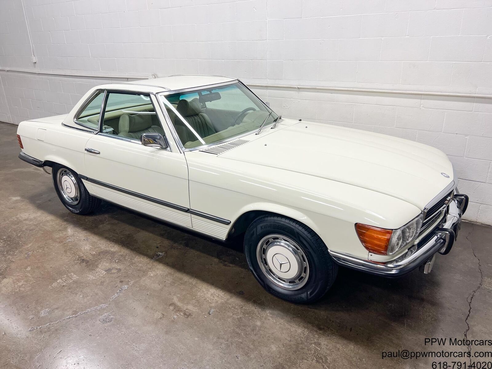 Mercedes-Benz-SL-Class-Cabriolet-1973-White-Parchment-107530-38