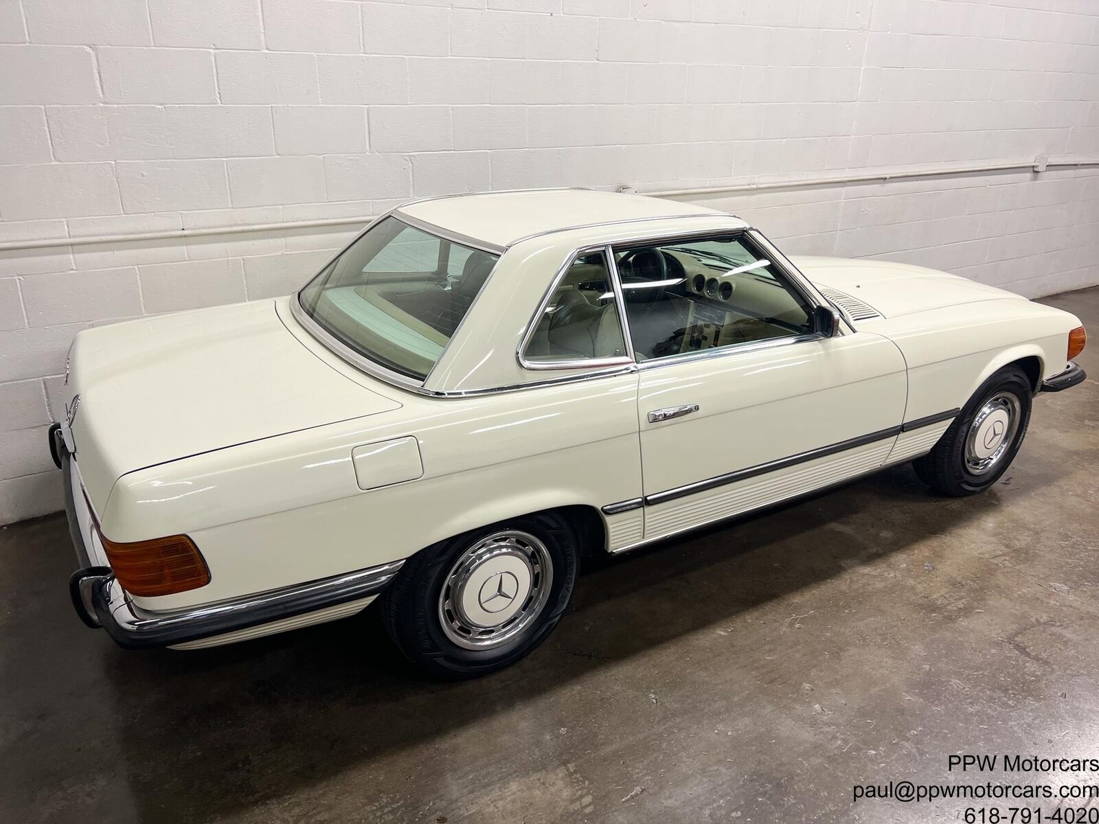 Mercedes-Benz-SL-Class-Cabriolet-1973-White-Parchment-107530-39