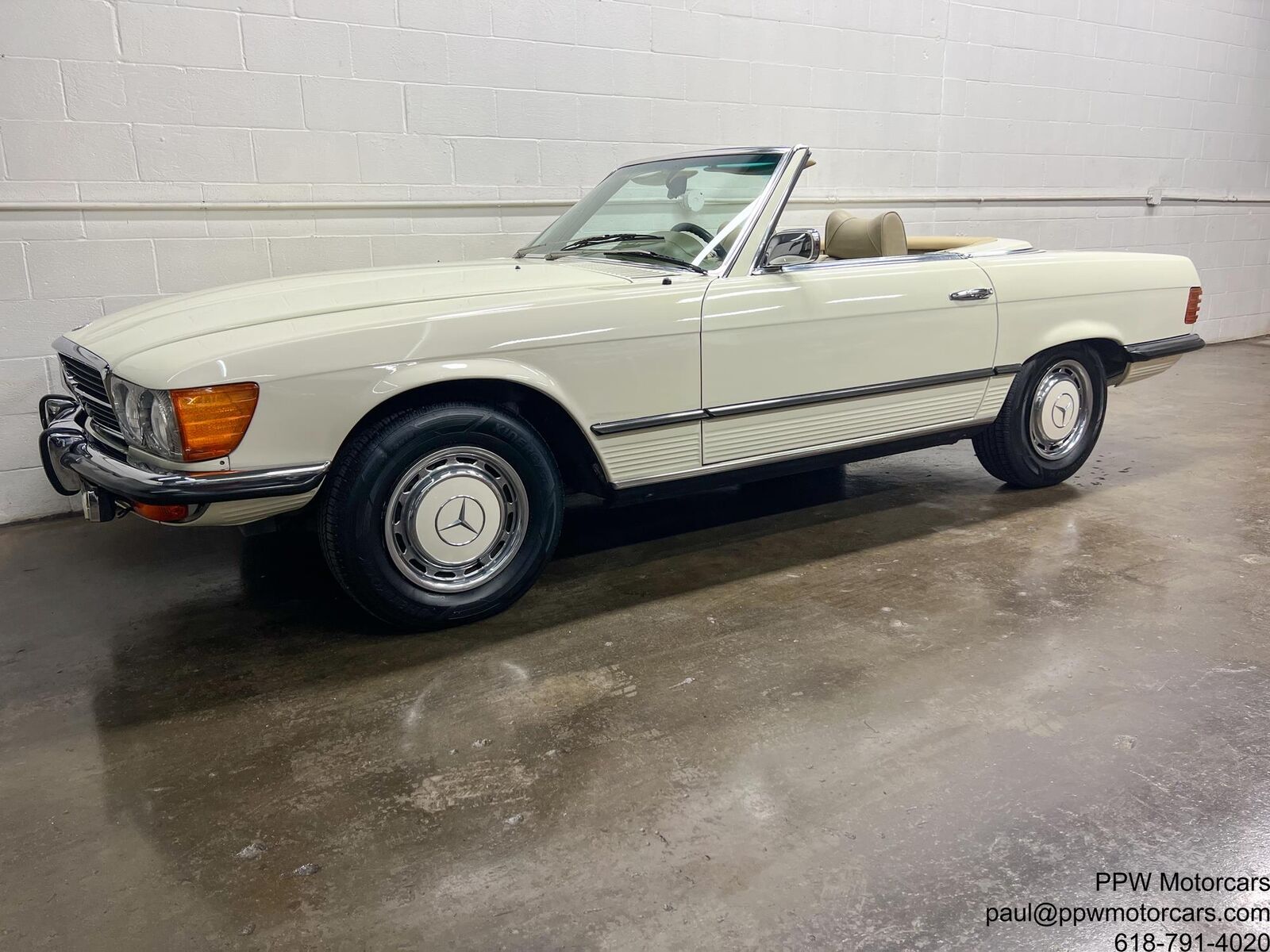 Mercedes-Benz-SL-Class-Cabriolet-1973-White-Parchment-107530-4