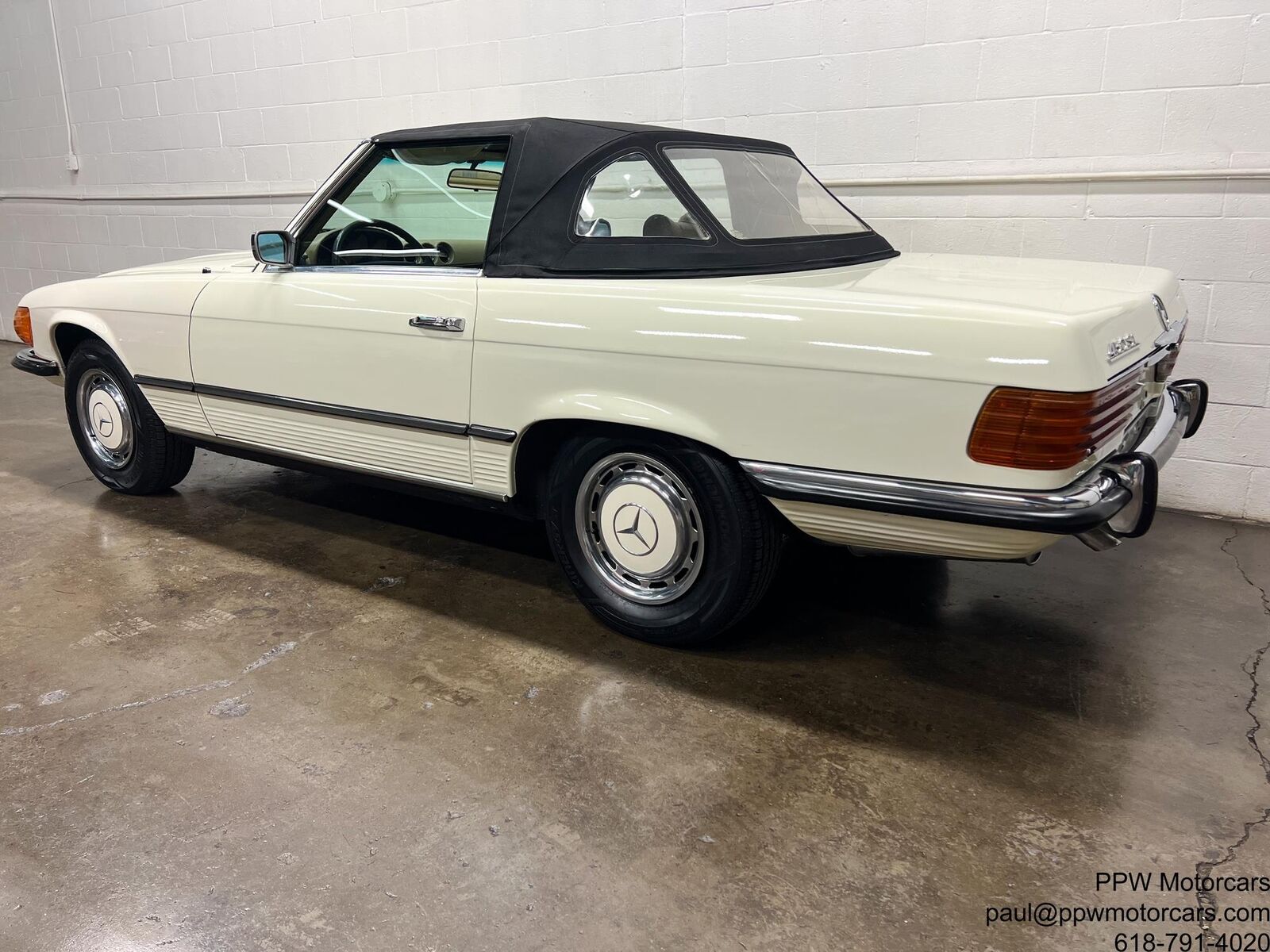 Mercedes-Benz-SL-Class-Cabriolet-1973-White-Parchment-107530-8