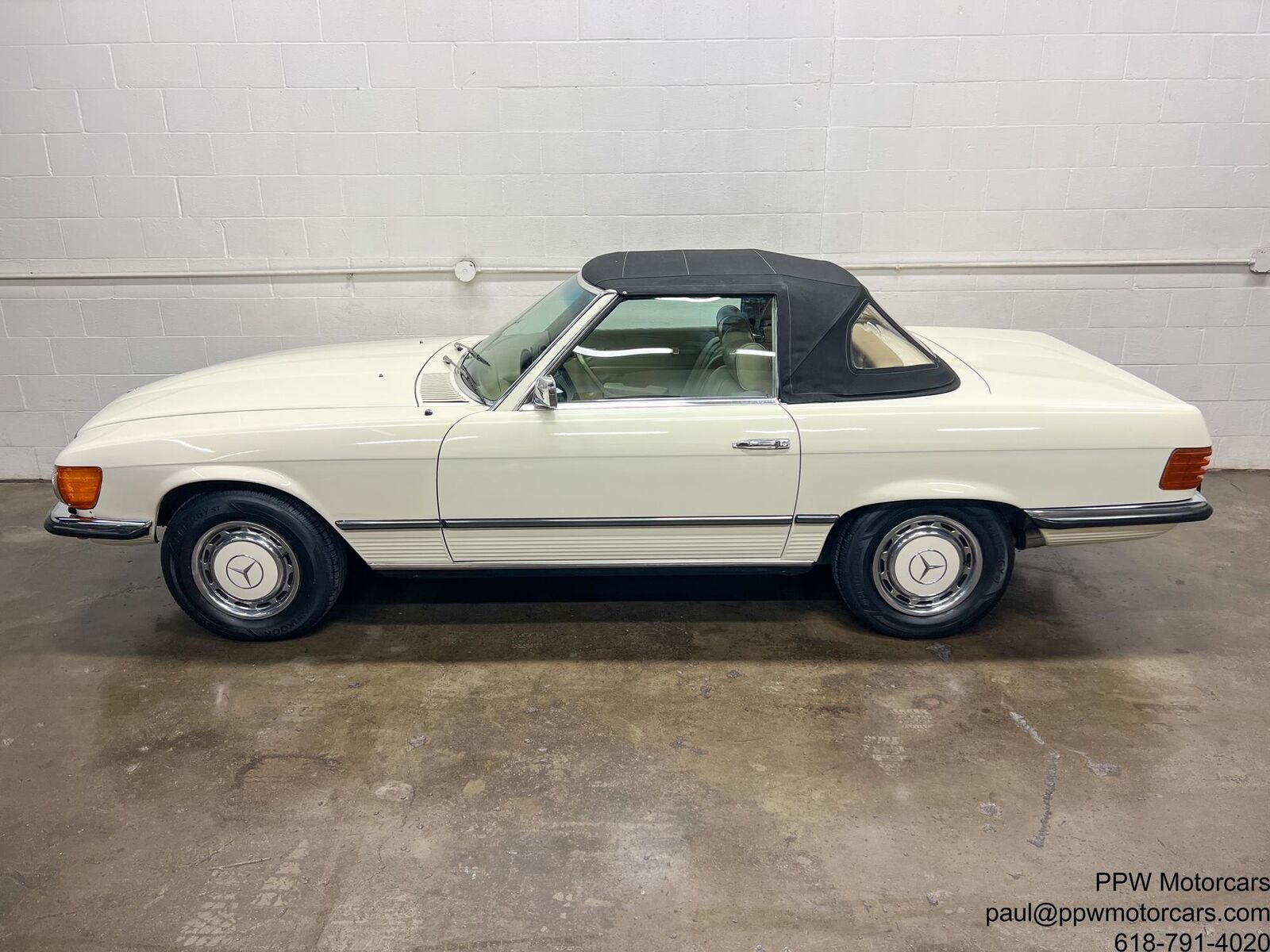 Mercedes-Benz-SL-Class-Cabriolet-1973-White-Parchment-107530-9